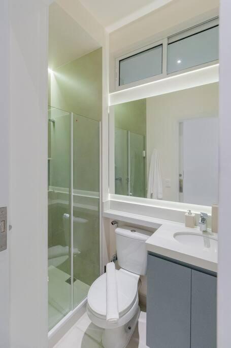 Apartamento com vaga no Arpoador