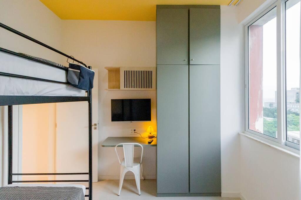 Apartamento com vaga no Arpoador