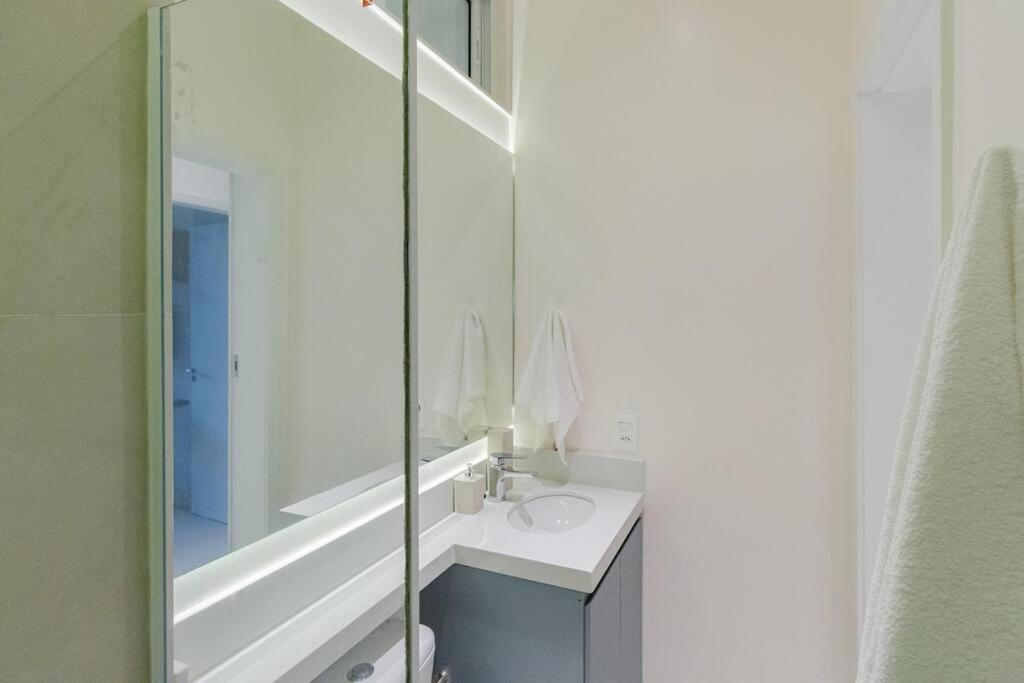 Apartamento com vaga no Arpoador