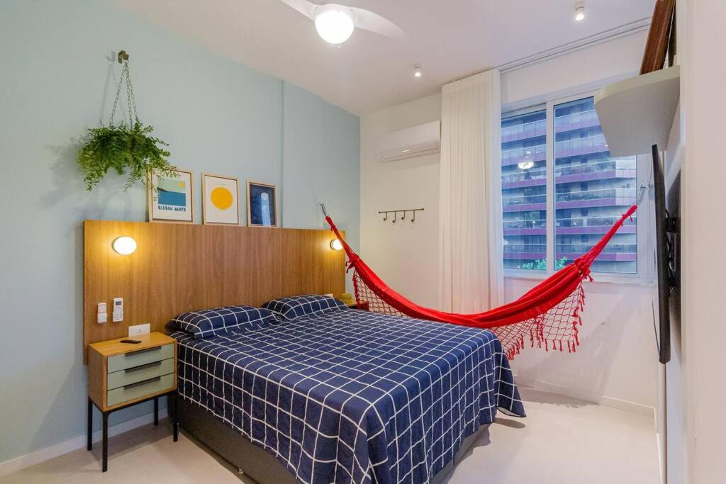Apartamento com vaga no Arpoador