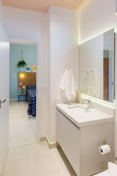 Apartamento com vaga no Arpoador