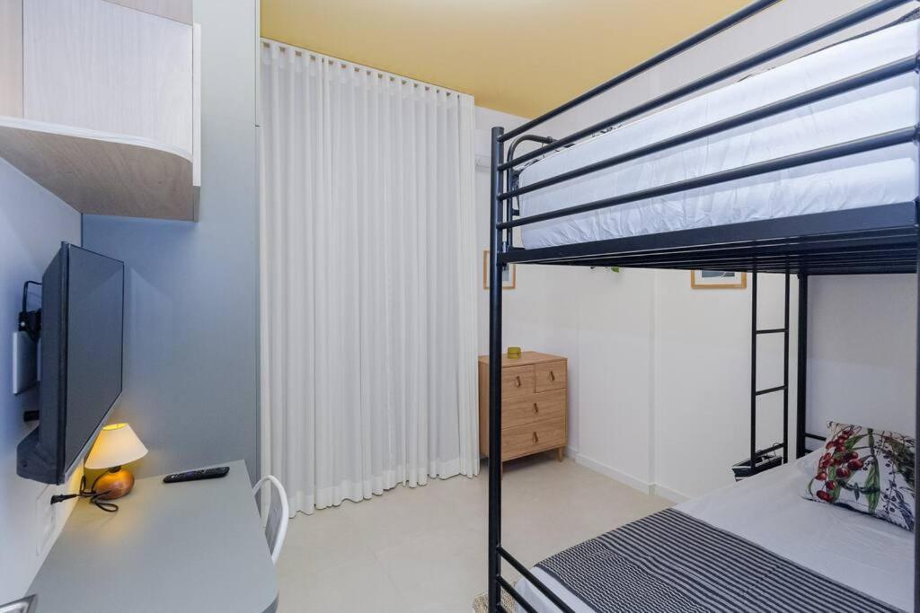 Apartamento com vaga no Arpoador