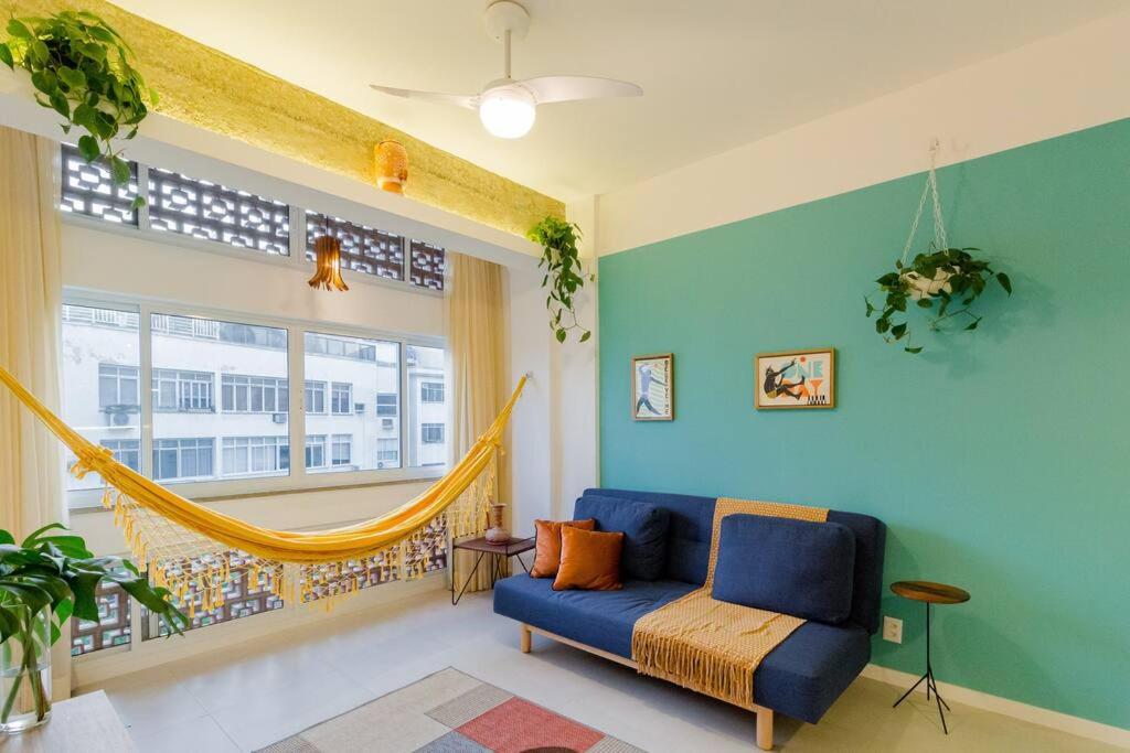 Apartamento com vaga no Arpoador