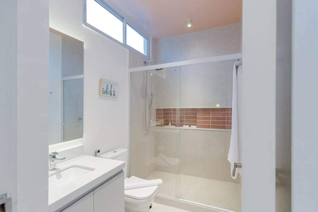 Apartamento com vaga no Arpoador