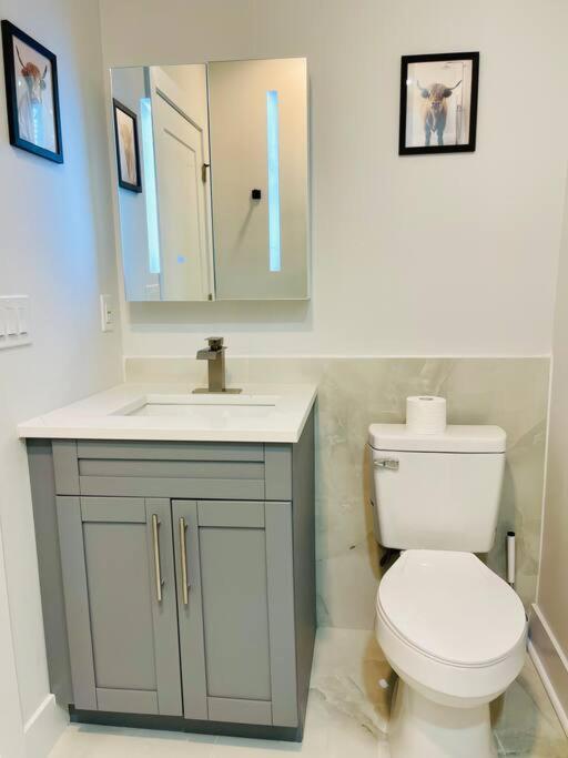 Townhouse, 4bd35bth, Sleep 8 Central Location! view 3