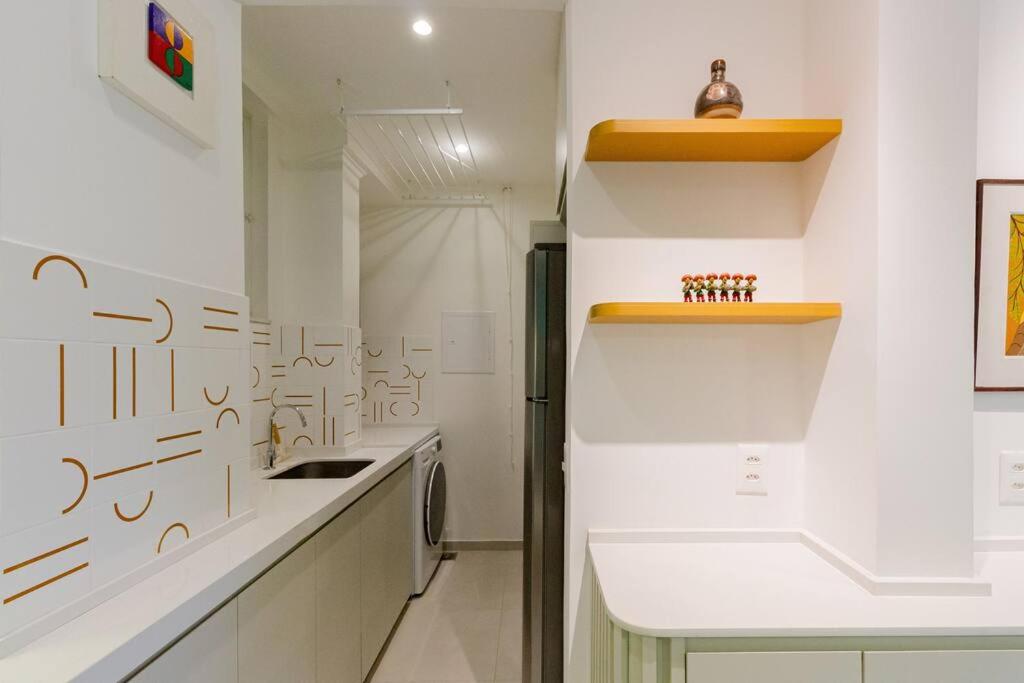 Apartamento com vaga no Arpoador