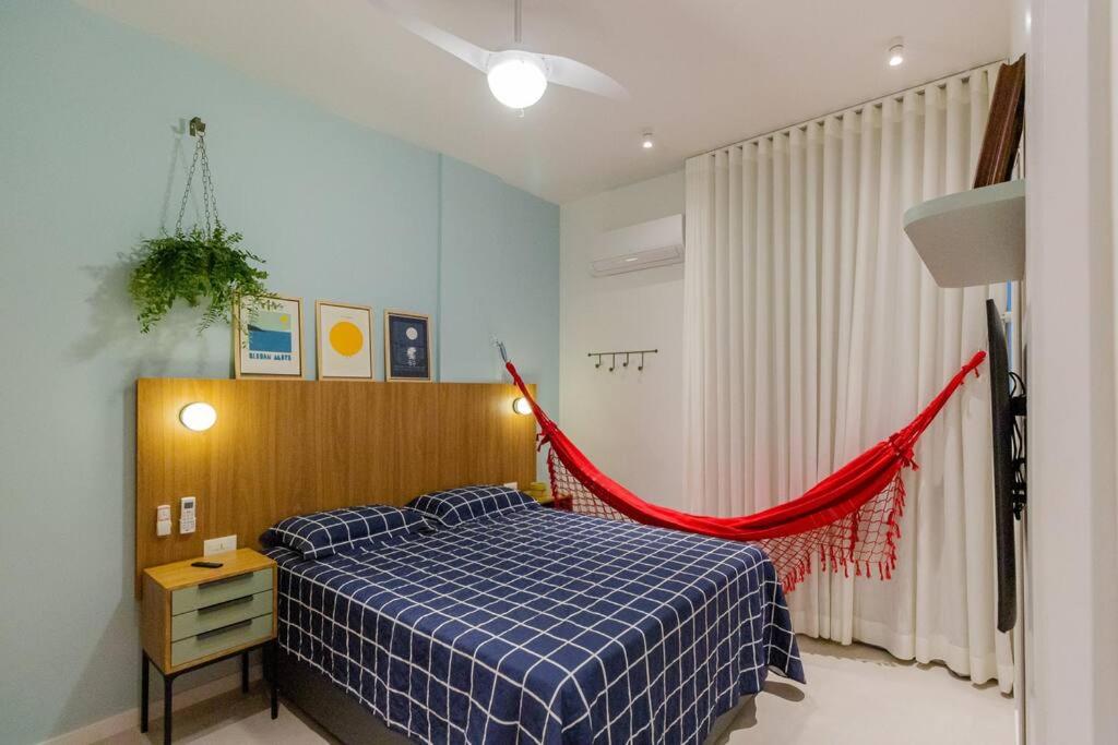 Apartamento com vaga no Arpoador