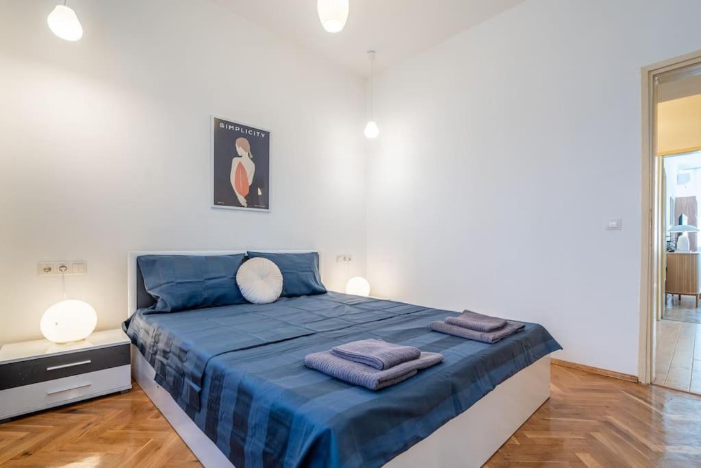 Modern and Calm 2BDRM Apt in City Centre