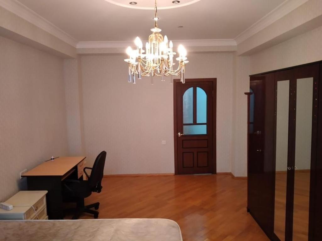 3 bedroom Apartment in Baku