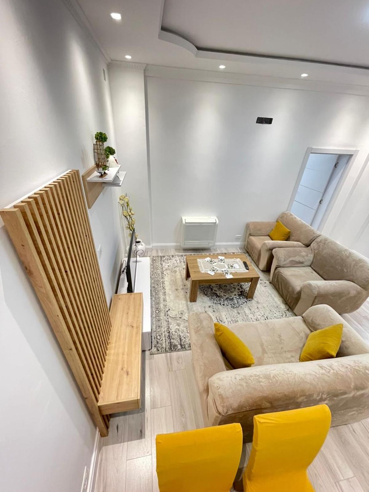 Guest House Nuhellari - Quiet family stay near Osumi Canyons