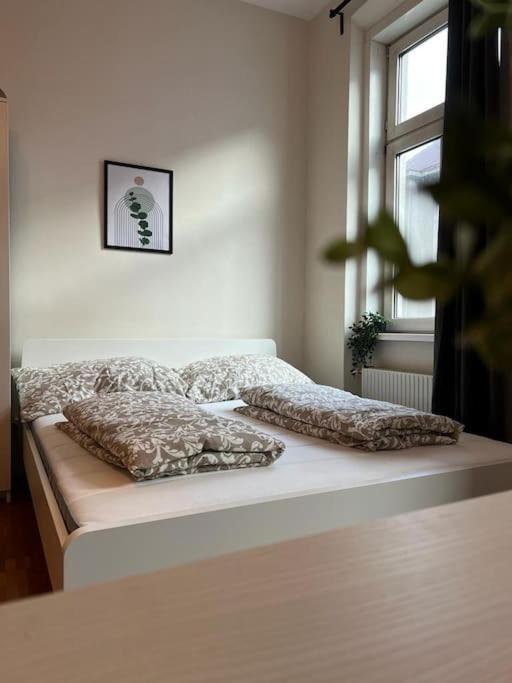 90 m2 Spacious Apartment with Free Parking