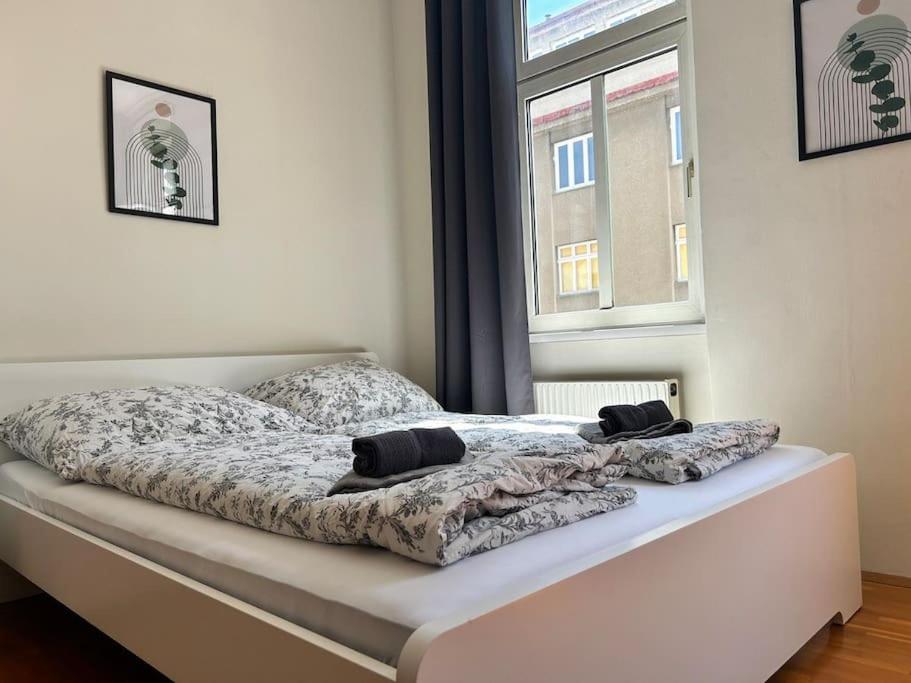 90 m2 Spacious Apartment with Free Parking