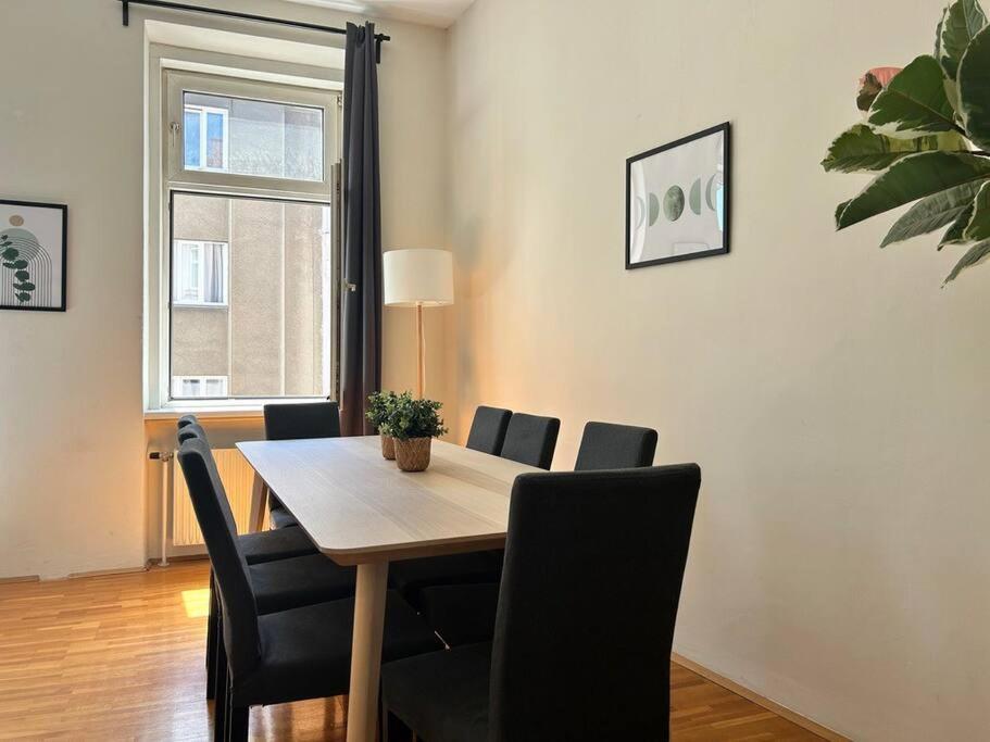 90 m2 Spacious Apartment with Free Parking