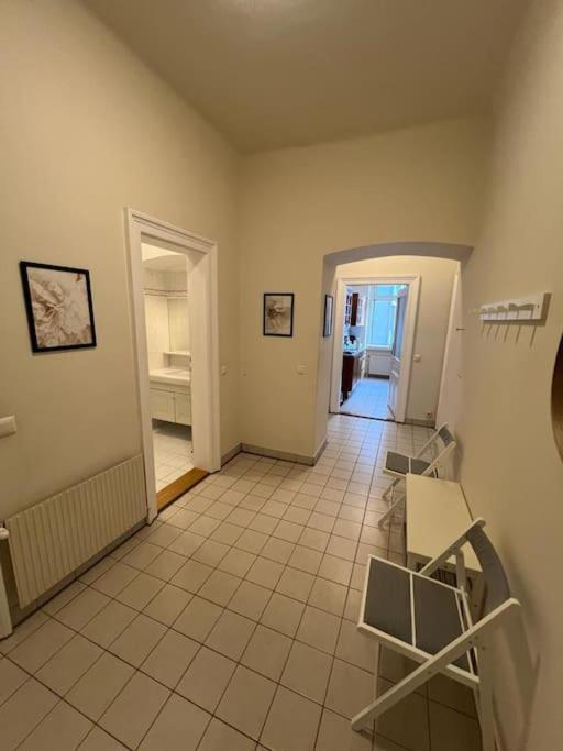90 m2 Spacious Apartment with Free Parking