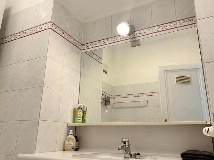 90 m2 Spacious Apartment with Free Parking