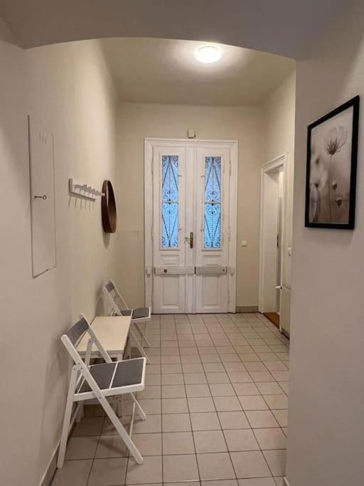 90 m2 Spacious Apartment with Free Parking