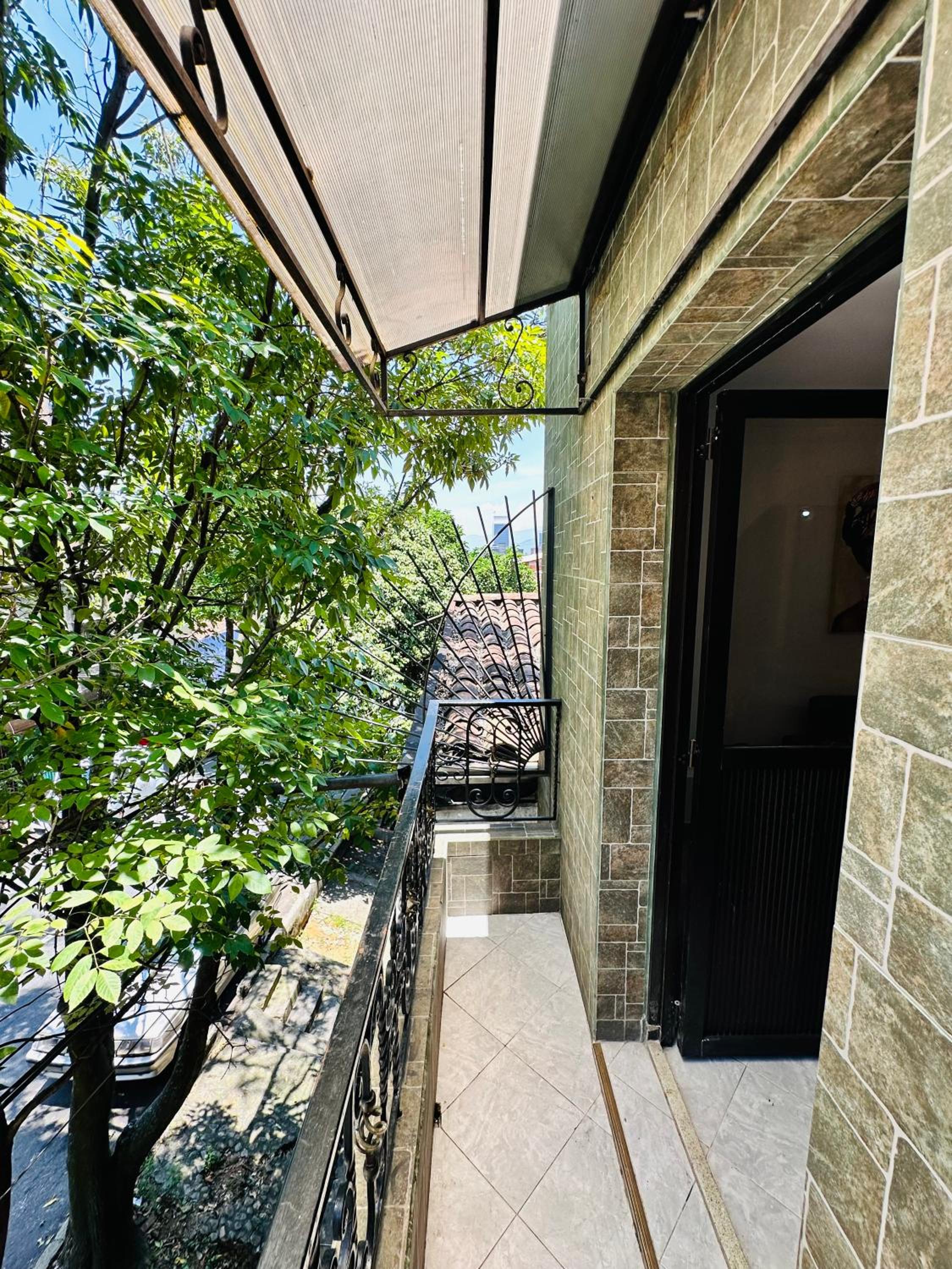 Hermoso y amplio apartamento cerca al centro de Medellin