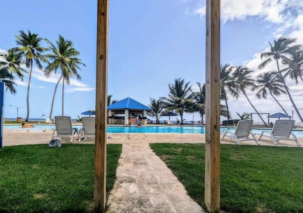 Luxury Beachfront Escape - LasOlas