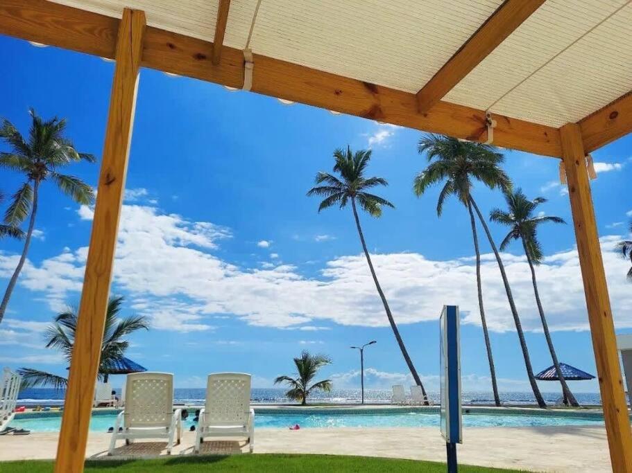 Luxury Beachfront Escape - LasOlas