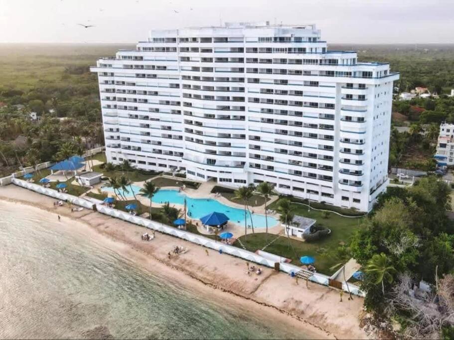 Luxury Beachfront Escape - LasOlas