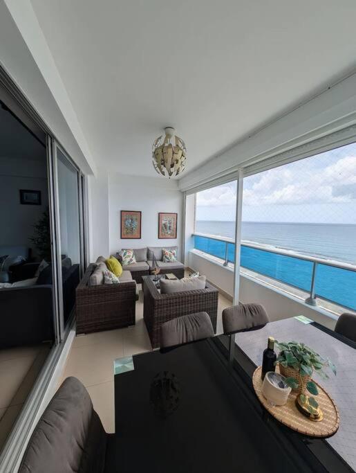 Luxury Beachfront Escape - LasOlas