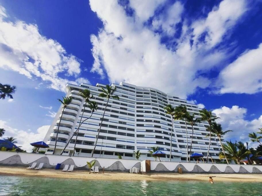 Luxury Beachfront Escape - LasOlas