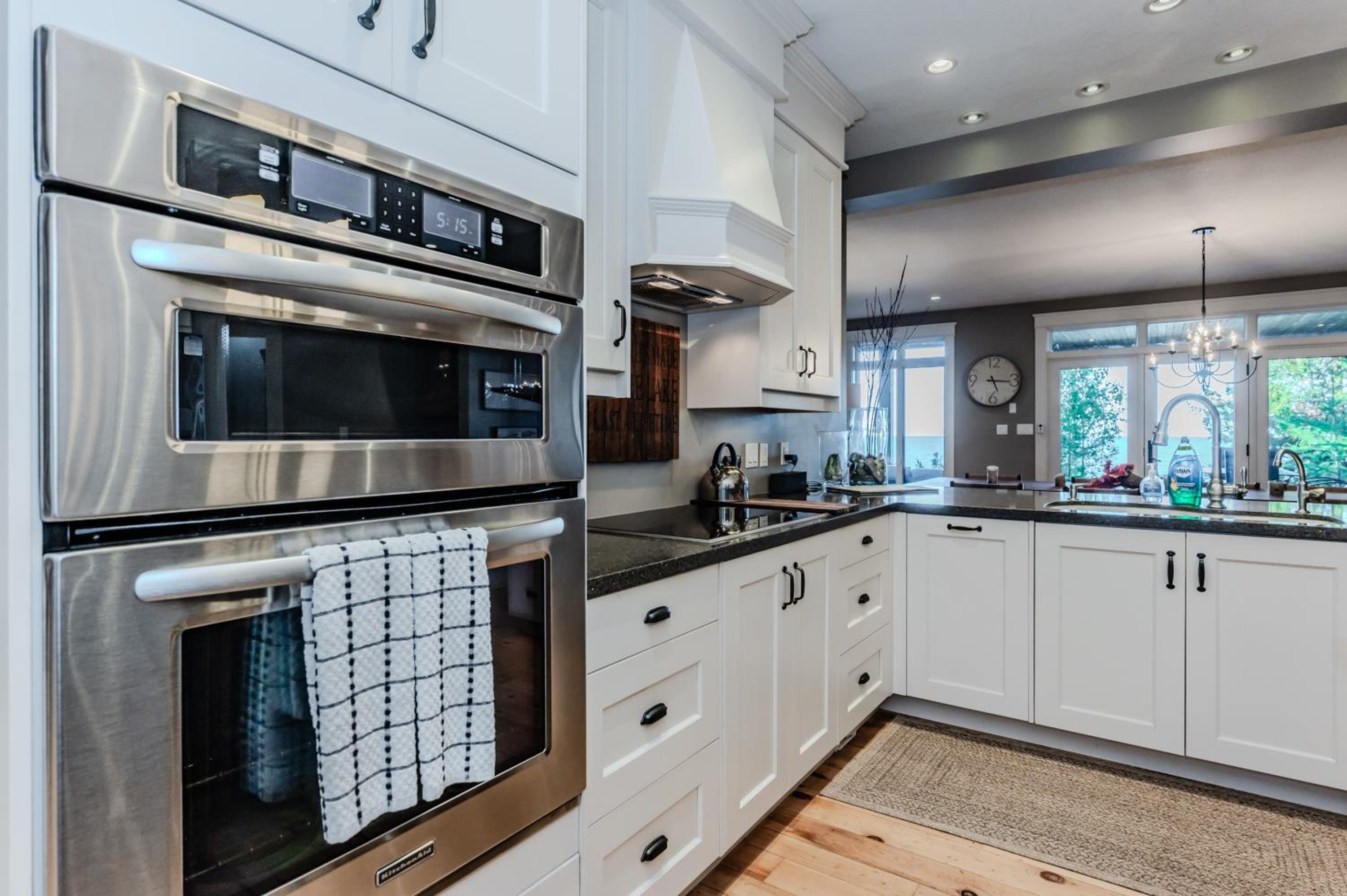 Michael's Luxury Cottage on Bruce Trail Starlink