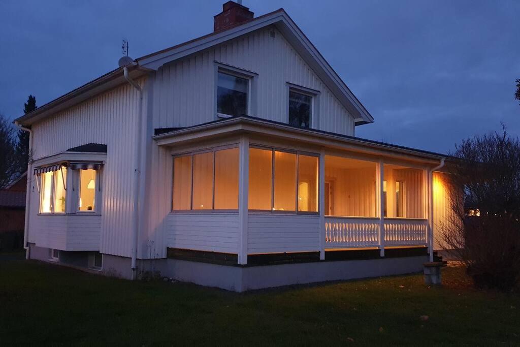 Stor villa på Teg i Umeå, nära centrum med parkering view 3