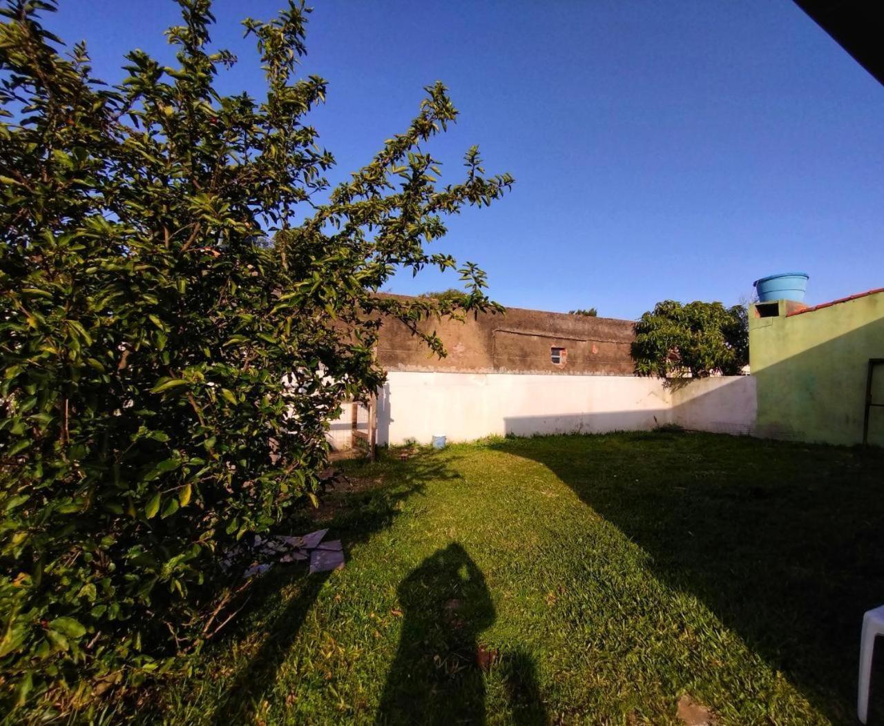 Casa três quartos, ampla e espaçosa