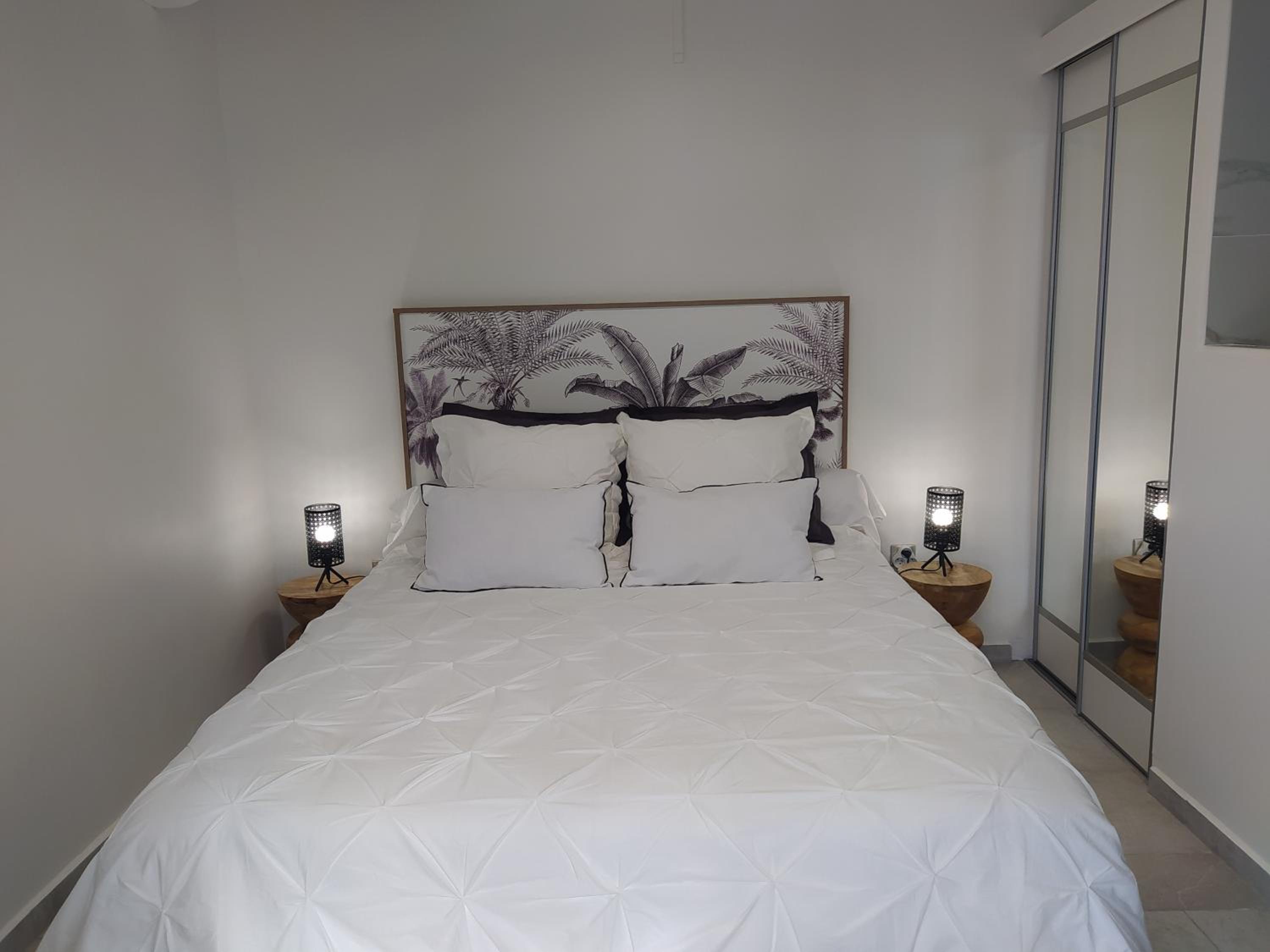 Villa Créoléna - Chambres d'hôtes avec piscine - option kitchenette - proche plage - calme absolu - Nord Grande-Terre