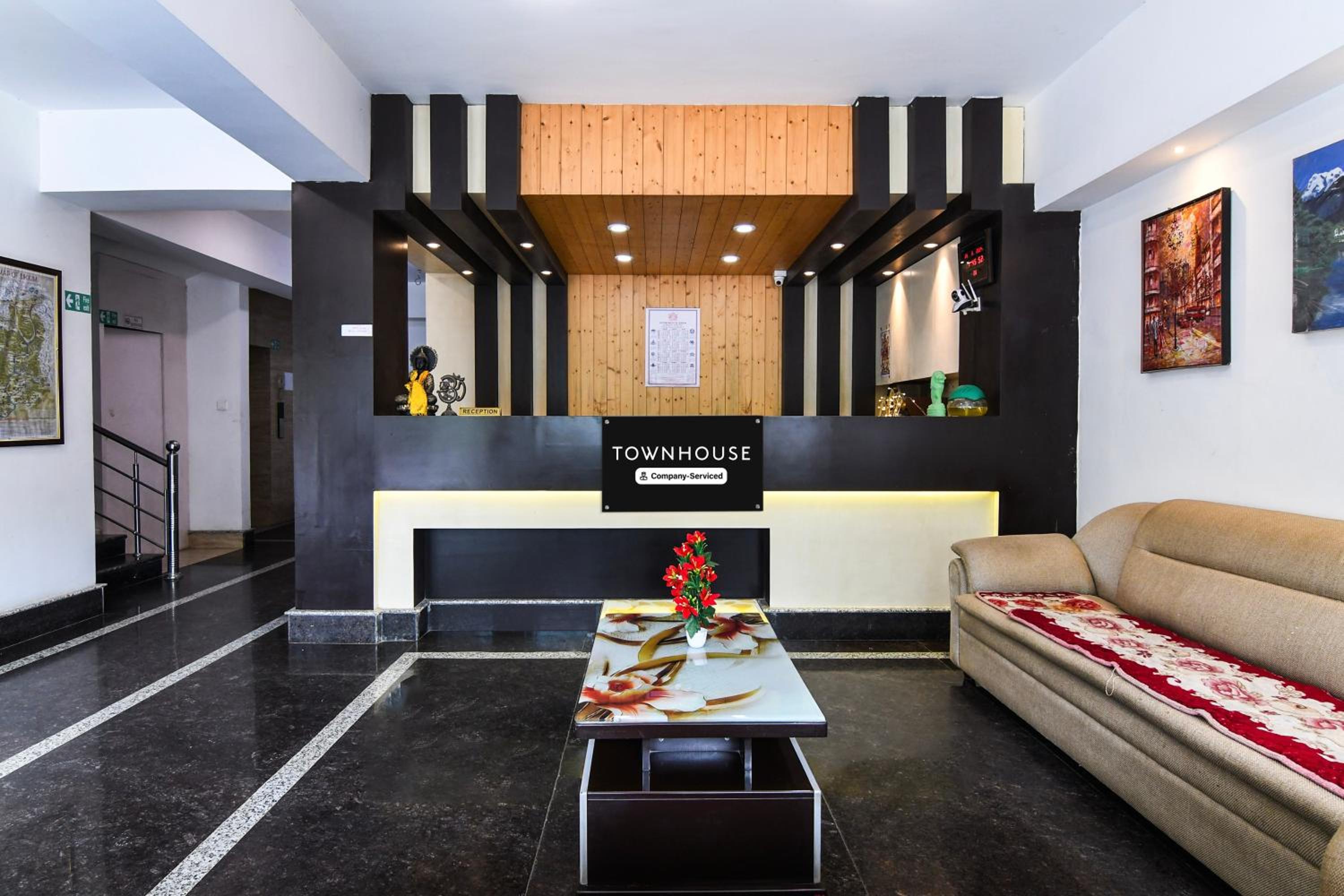 Super Townhouse OAK Saramsa Garden view 3