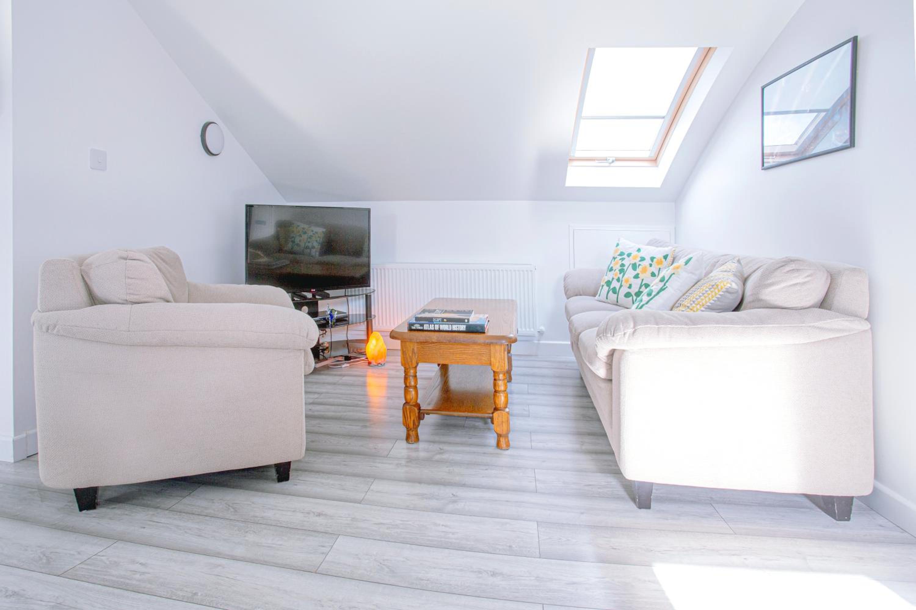 Mirella Guest House