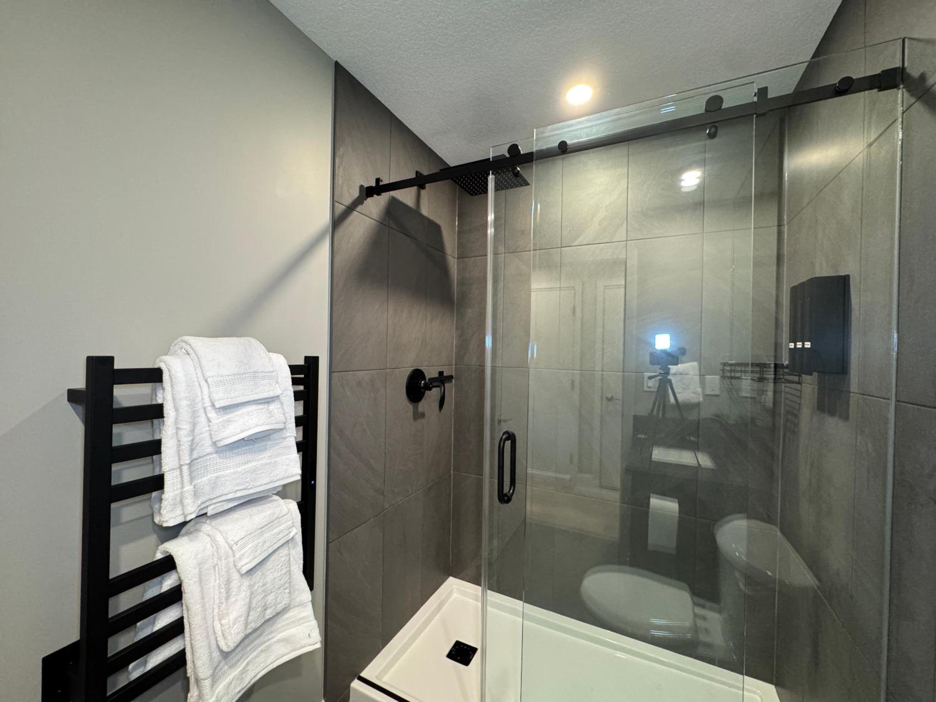 Modern Pet Friendly Walk-Out Suite and Den