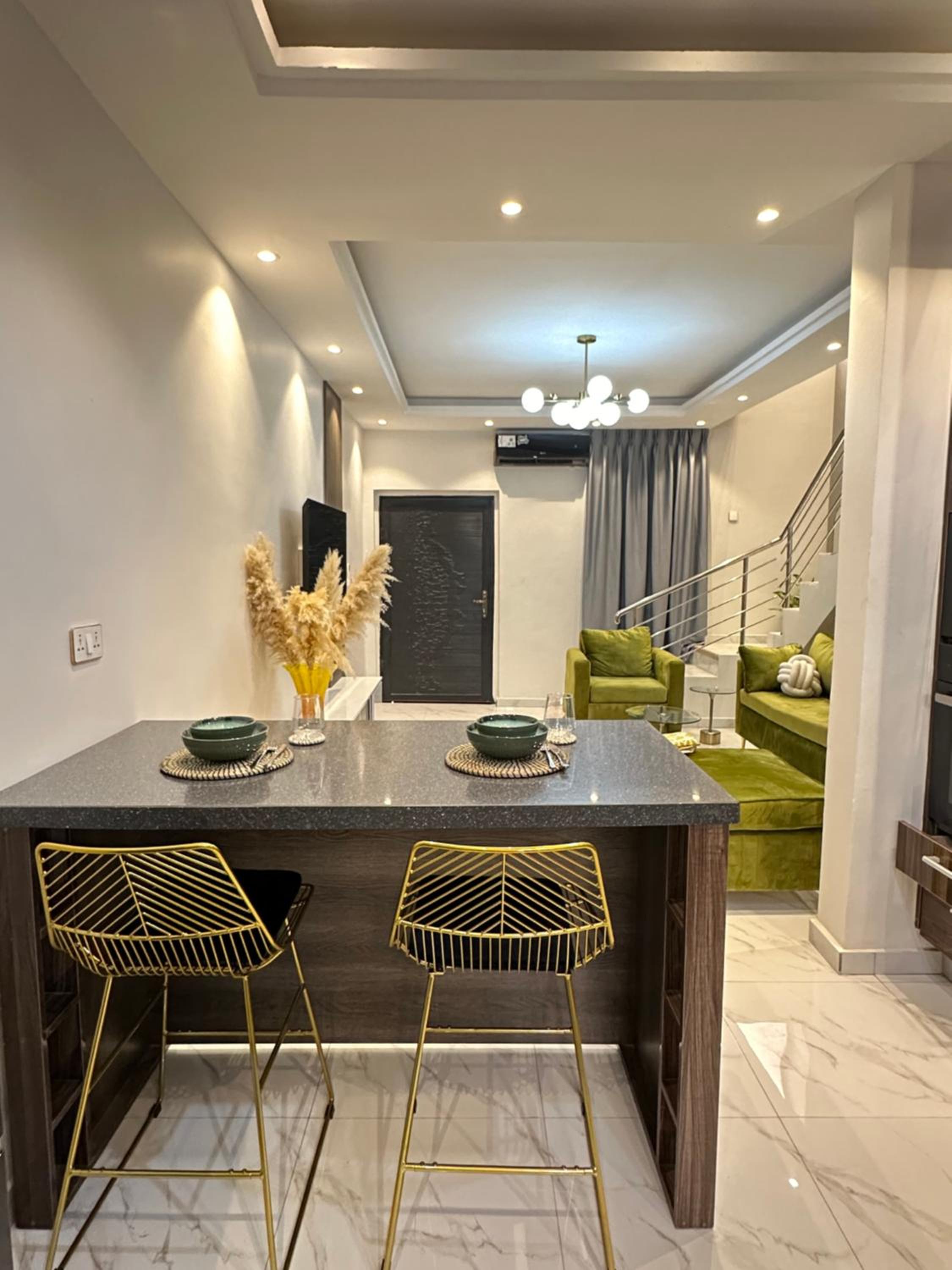 BAAHbie Lux Properties, Hannahs House 2 bed Apartment view 3