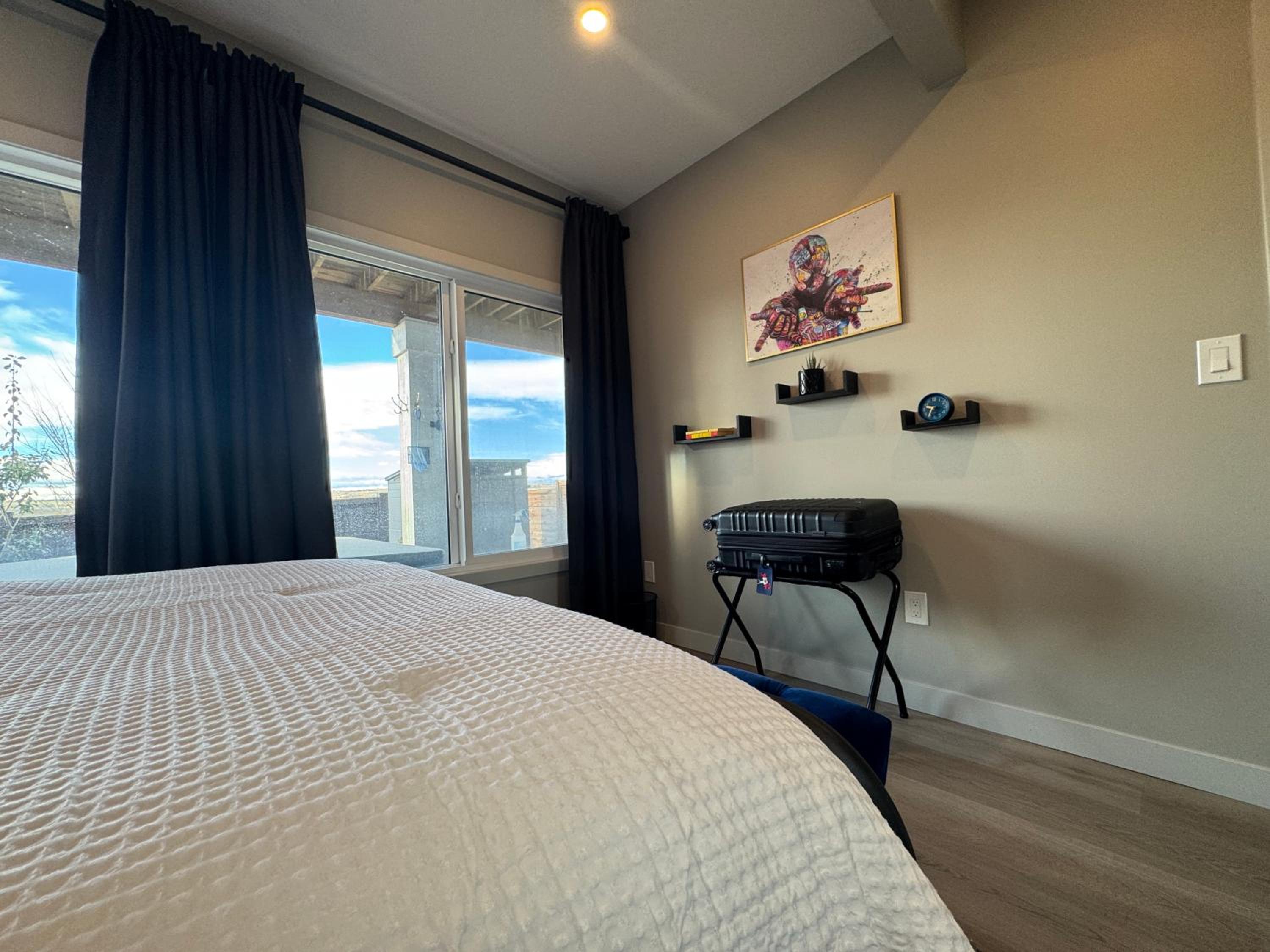 Modern Pet Friendly Walk-Out Suite and Den