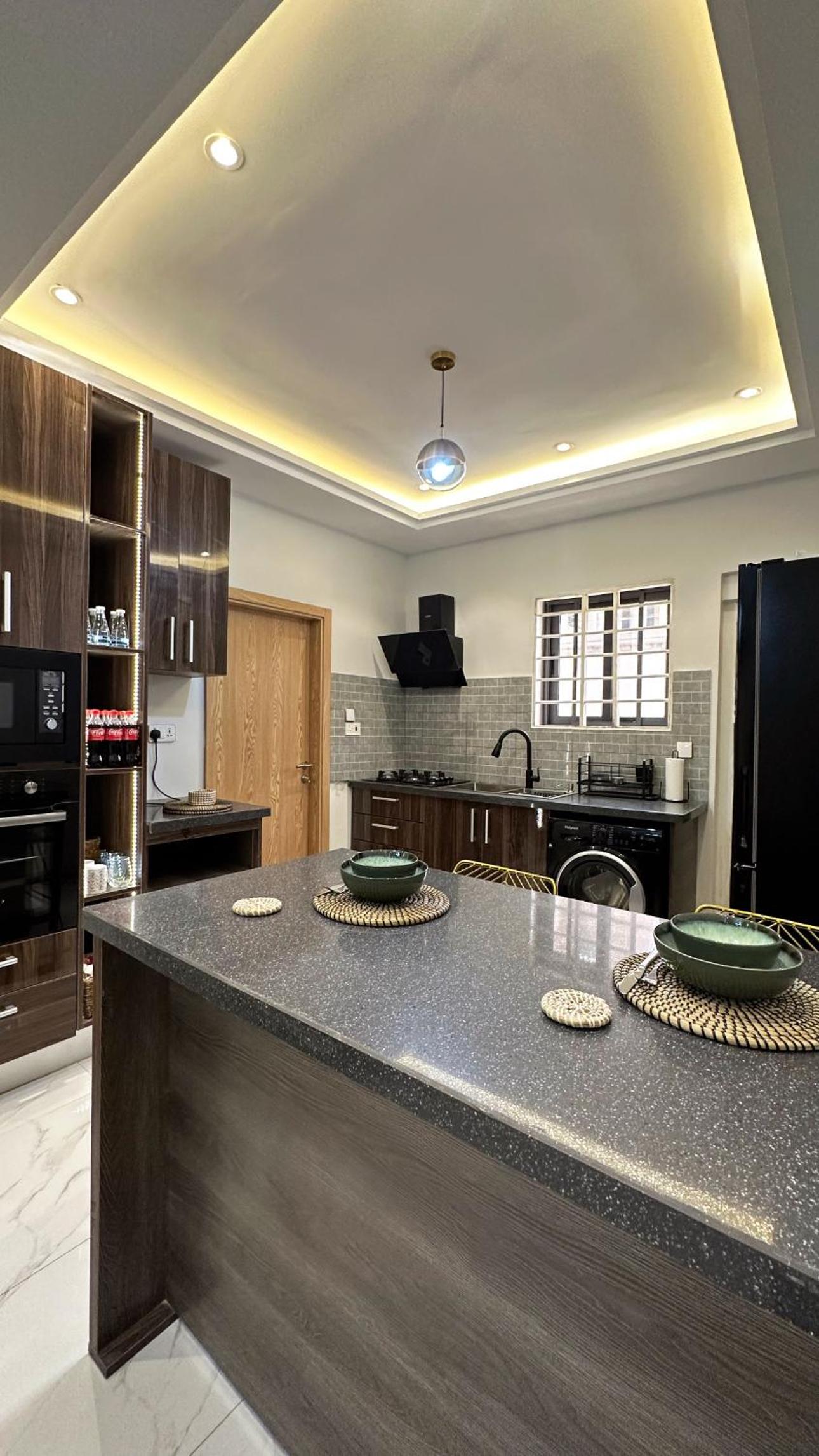 BAAHbie Lux Properties, Hannahs House 2 bed Apartment view 5