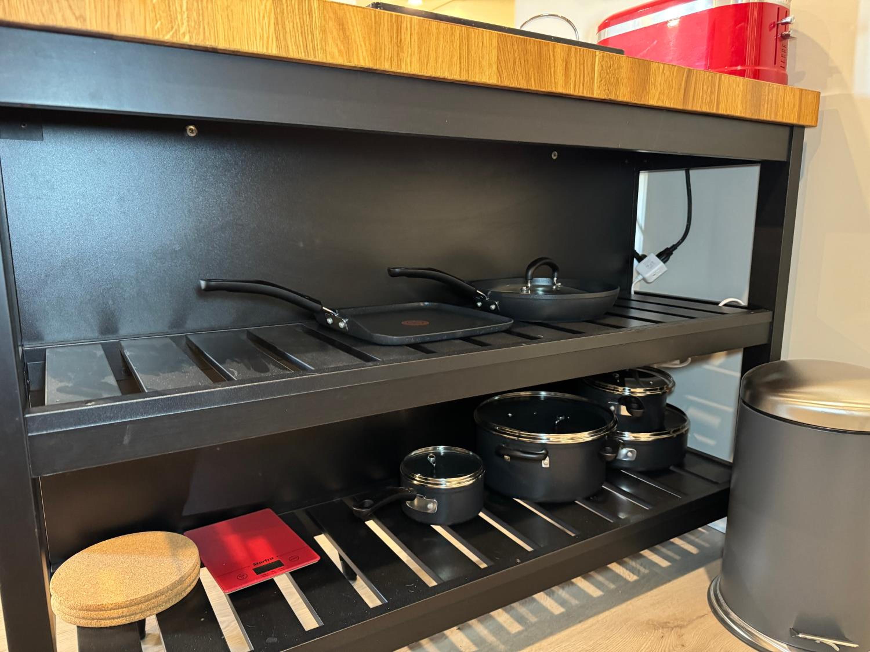 Modern Pet Friendly Walk-Out Suite and Den