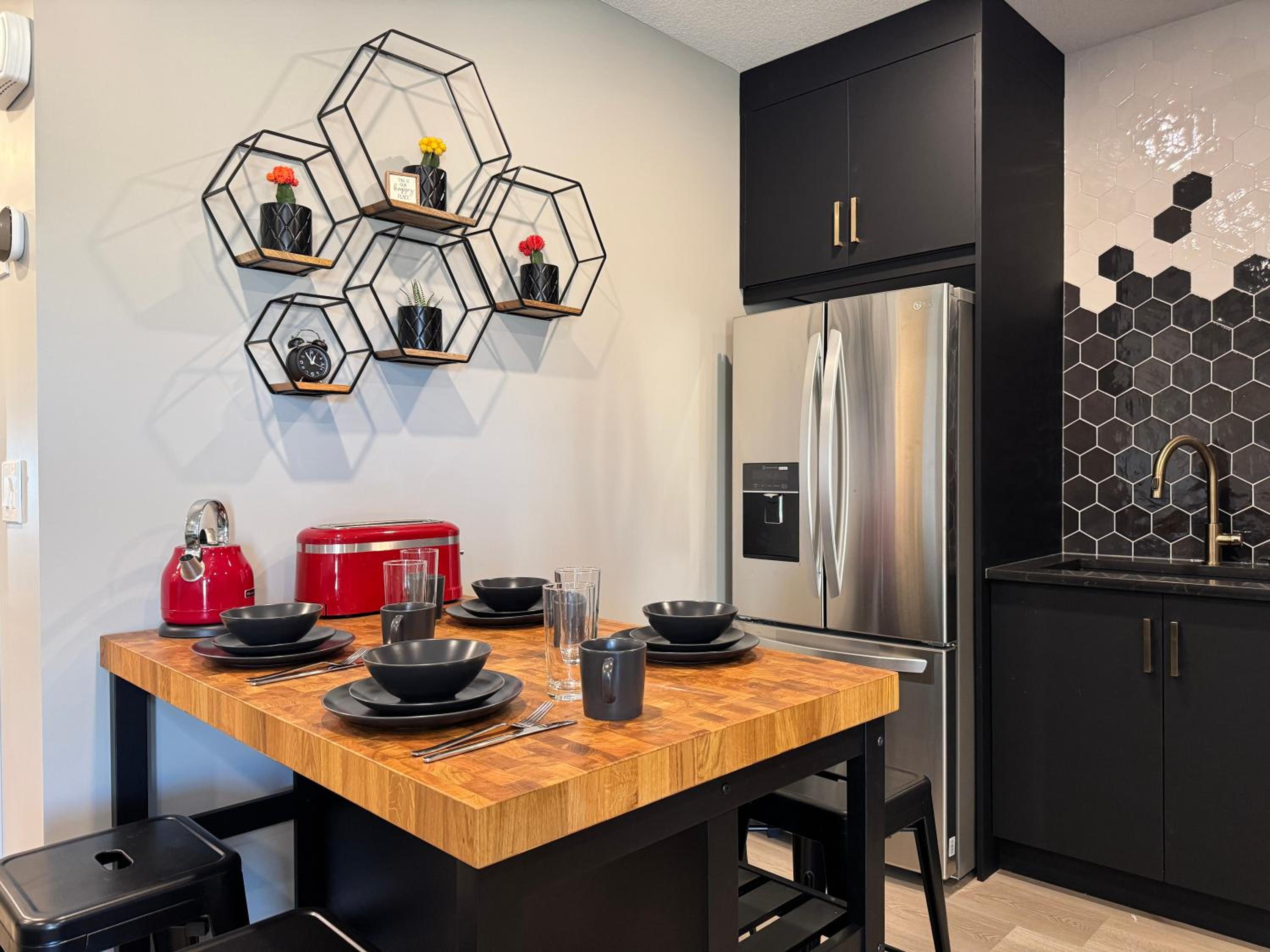 Modern Pet Friendly Walk-Out Suite and Den