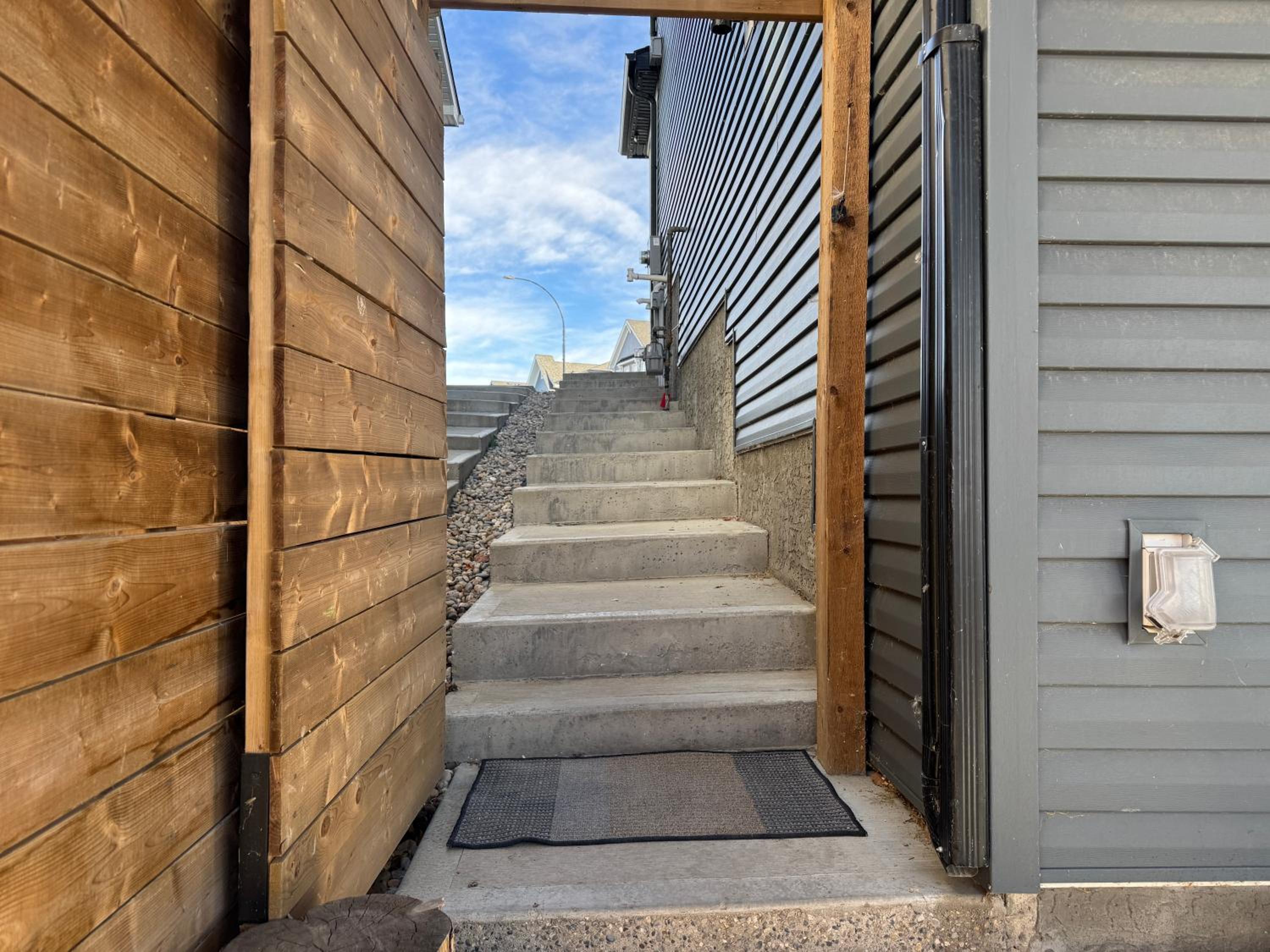 Modern Pet Friendly Walk-Out Suite and Den