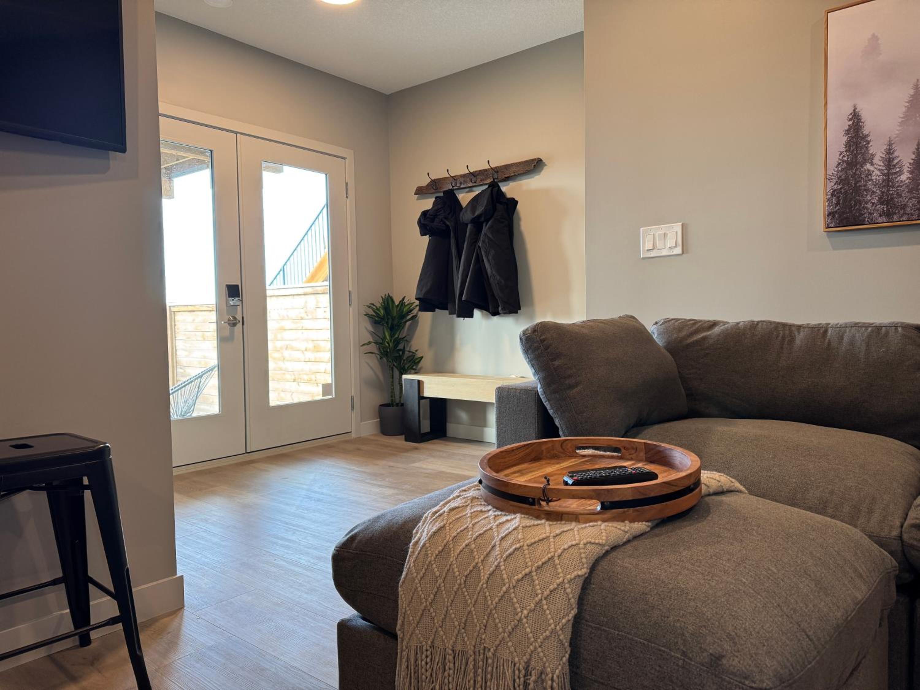 Modern Pet Friendly Walk-Out Suite and Den