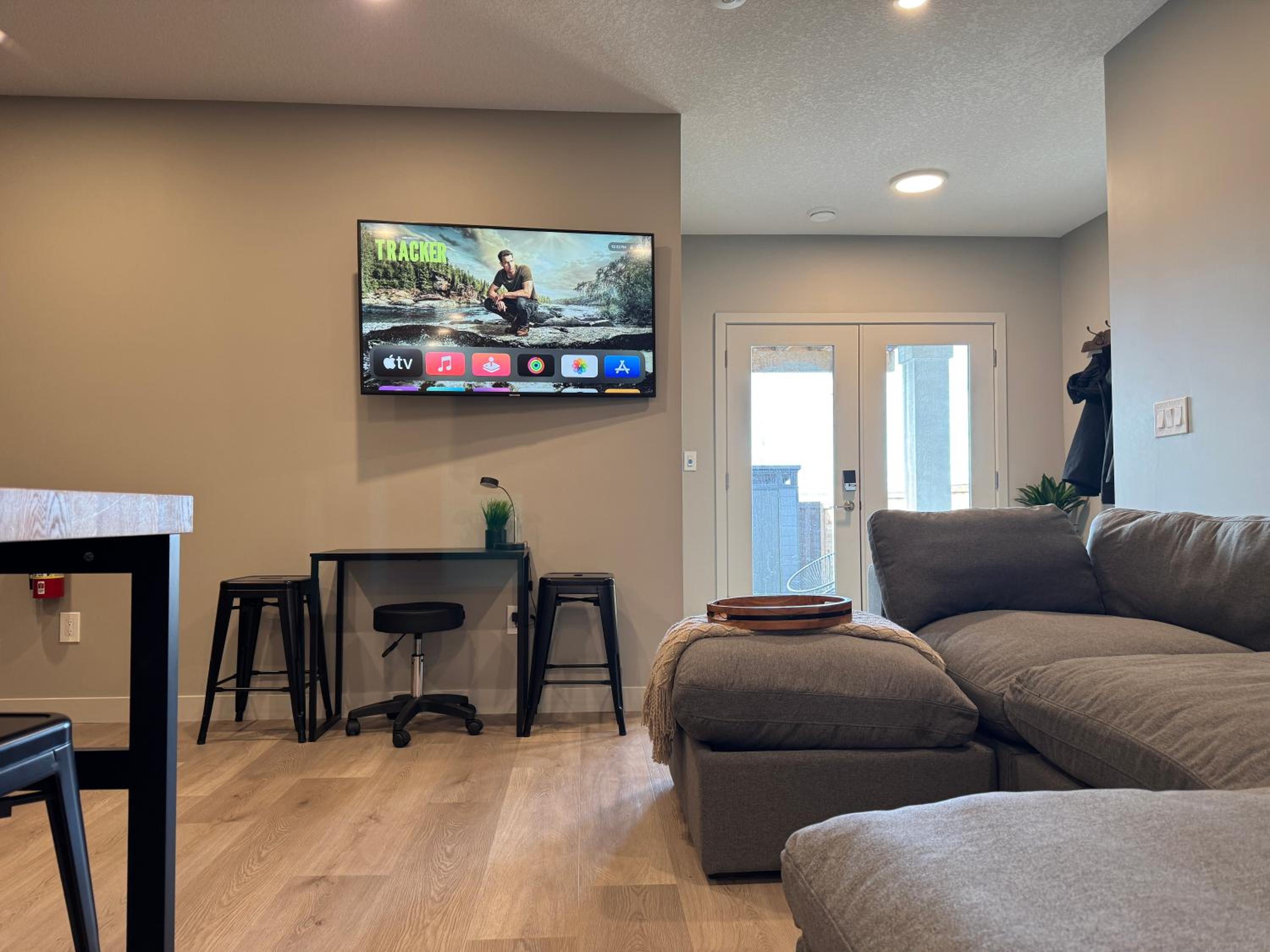 Modern Pet Friendly Walk-Out Suite and Den