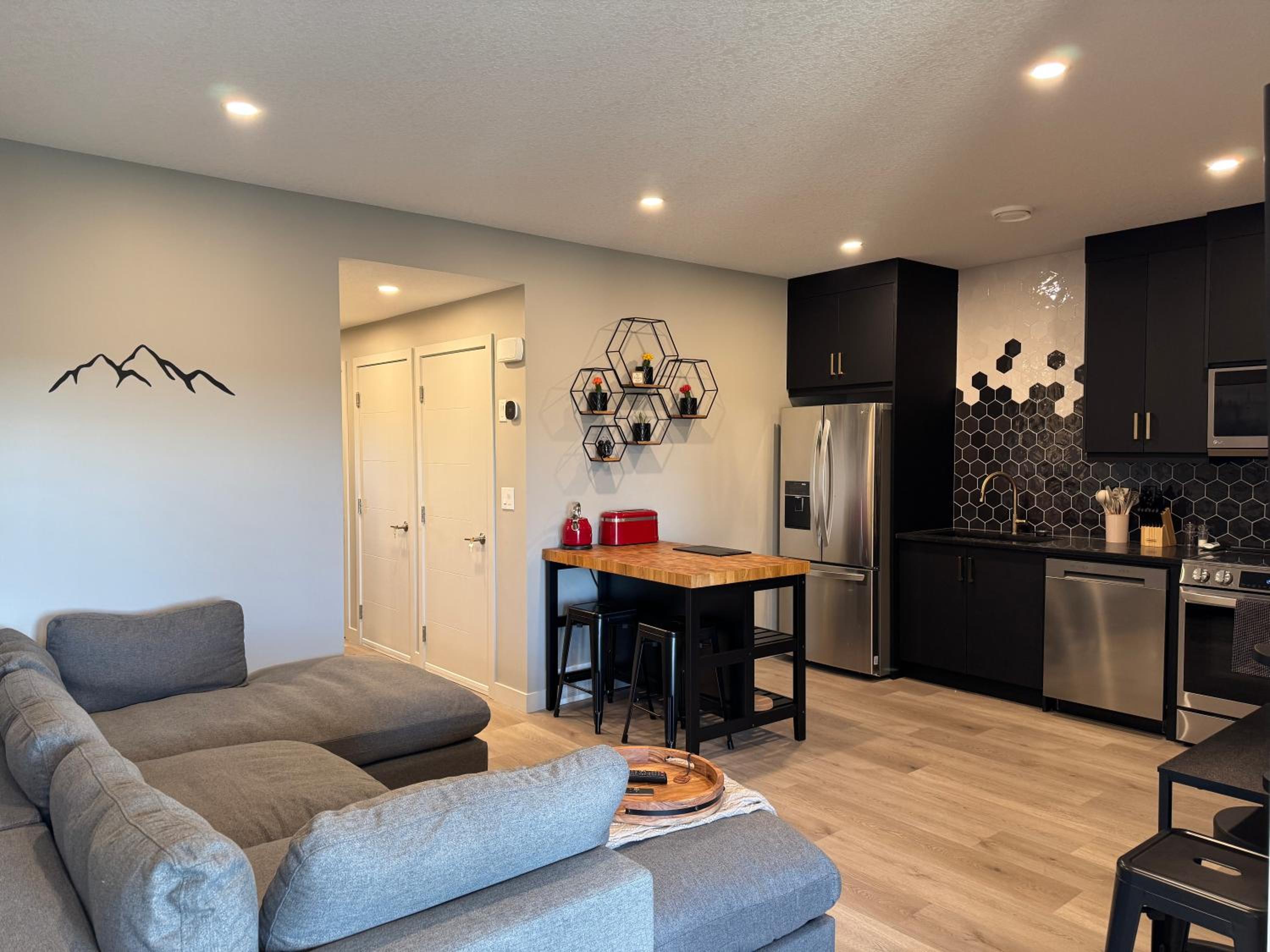 Modern Pet Friendly Walk-Out Suite and Den
