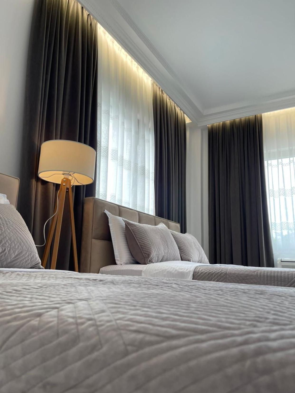 Guest House Nuhellari - Quiet family stay near Osumi Canyons