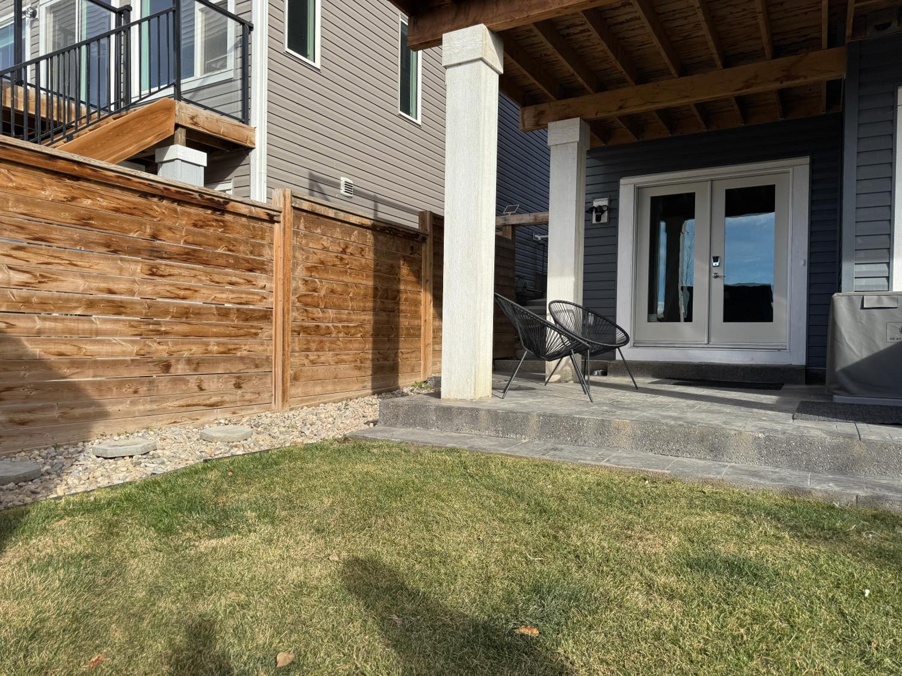 Modern Pet Friendly Walk-Out Suite and Den