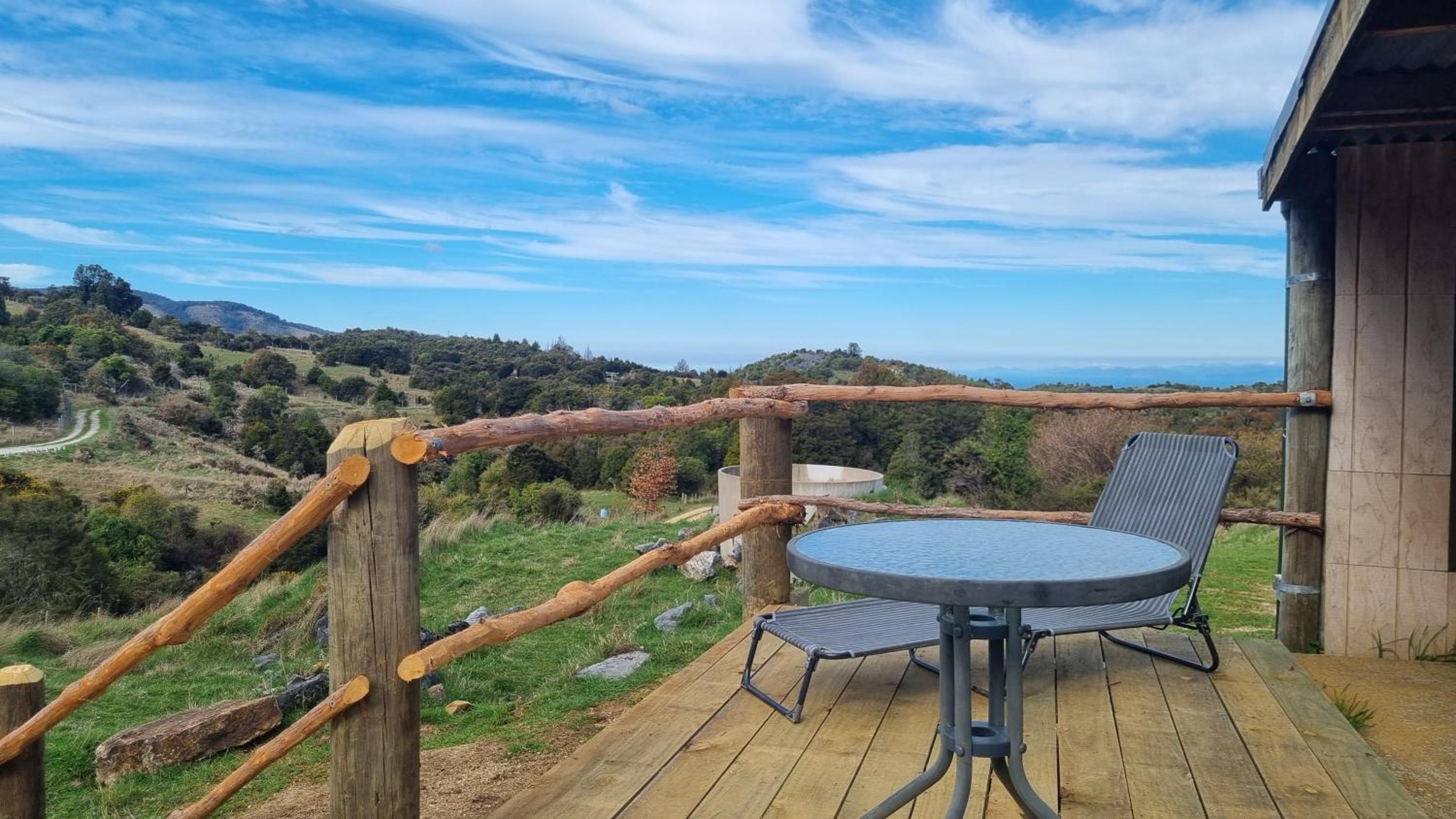 Settlers Hut view 3