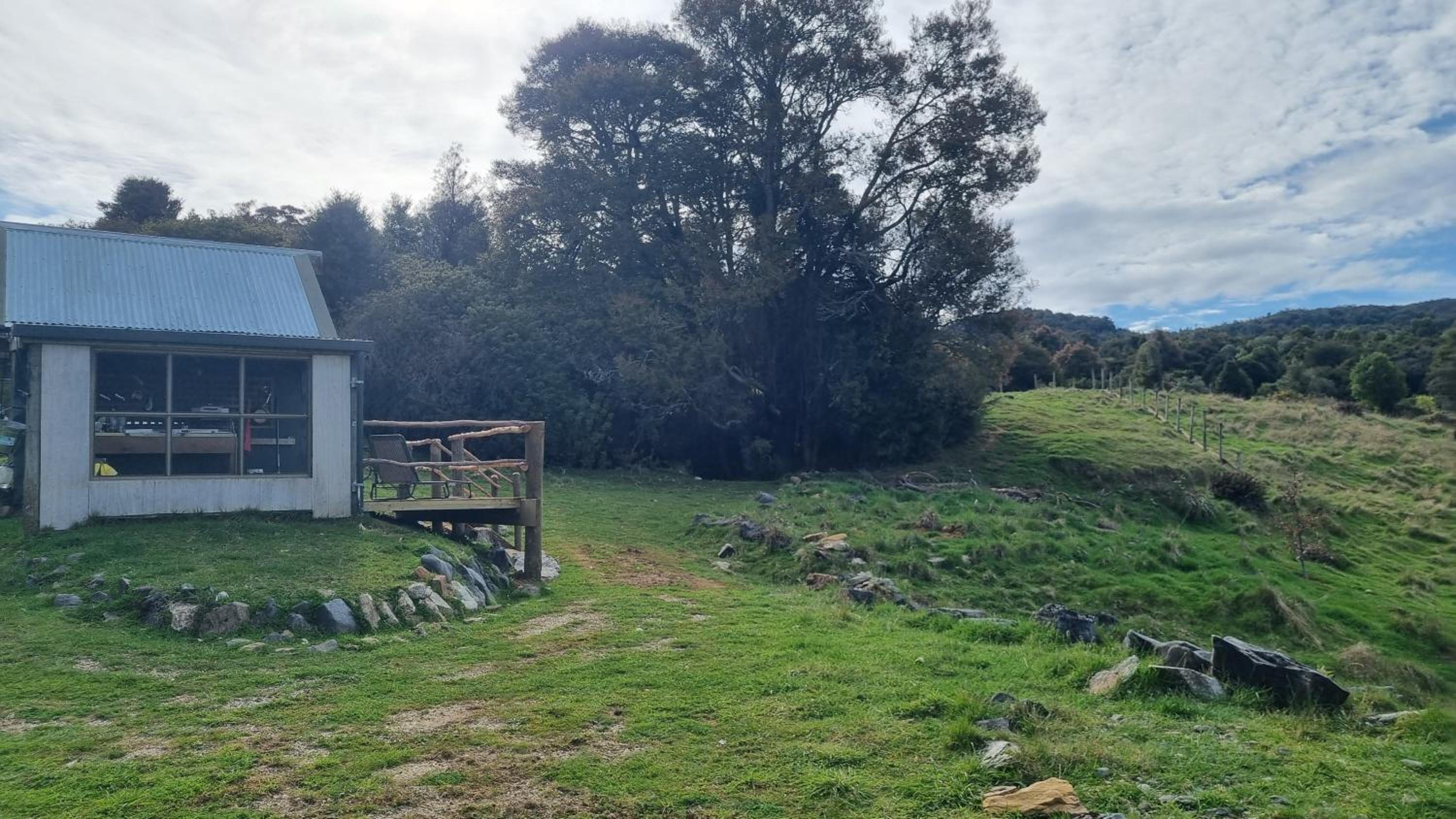 Settlers Hut view 5