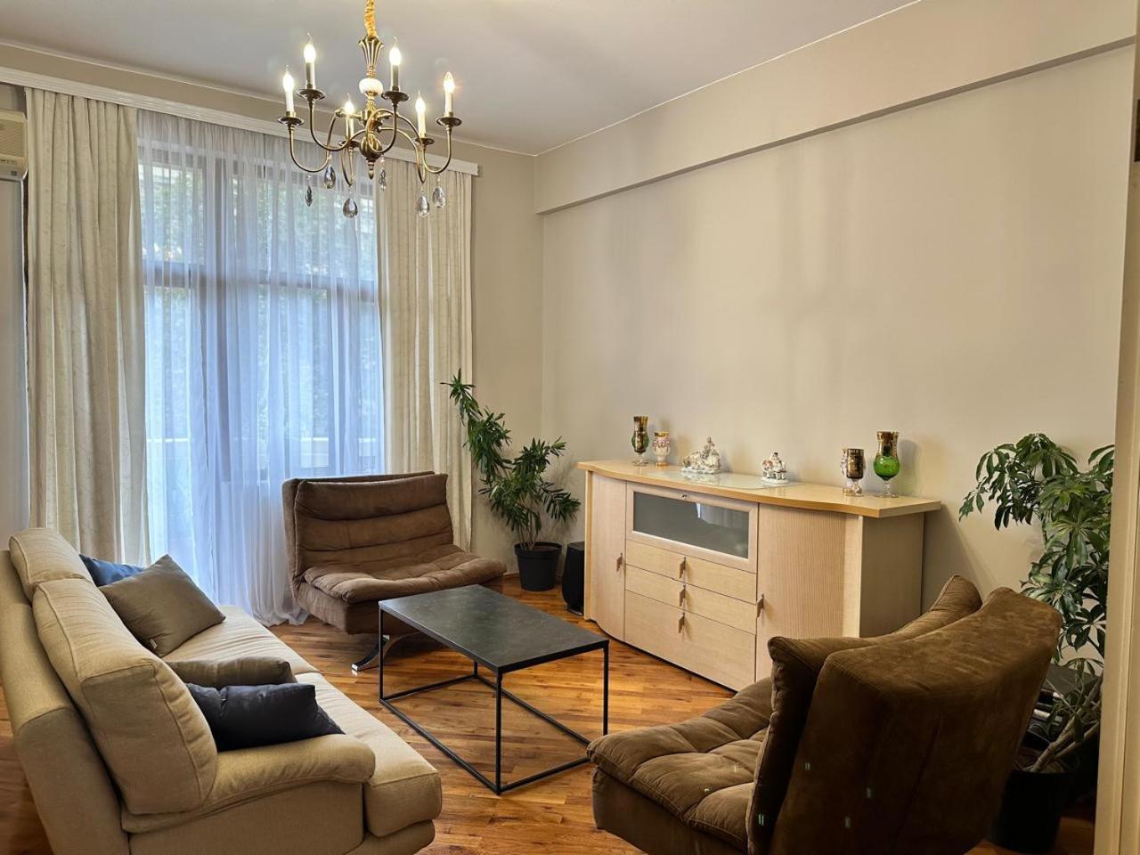 Museum Apartment Formula1 View