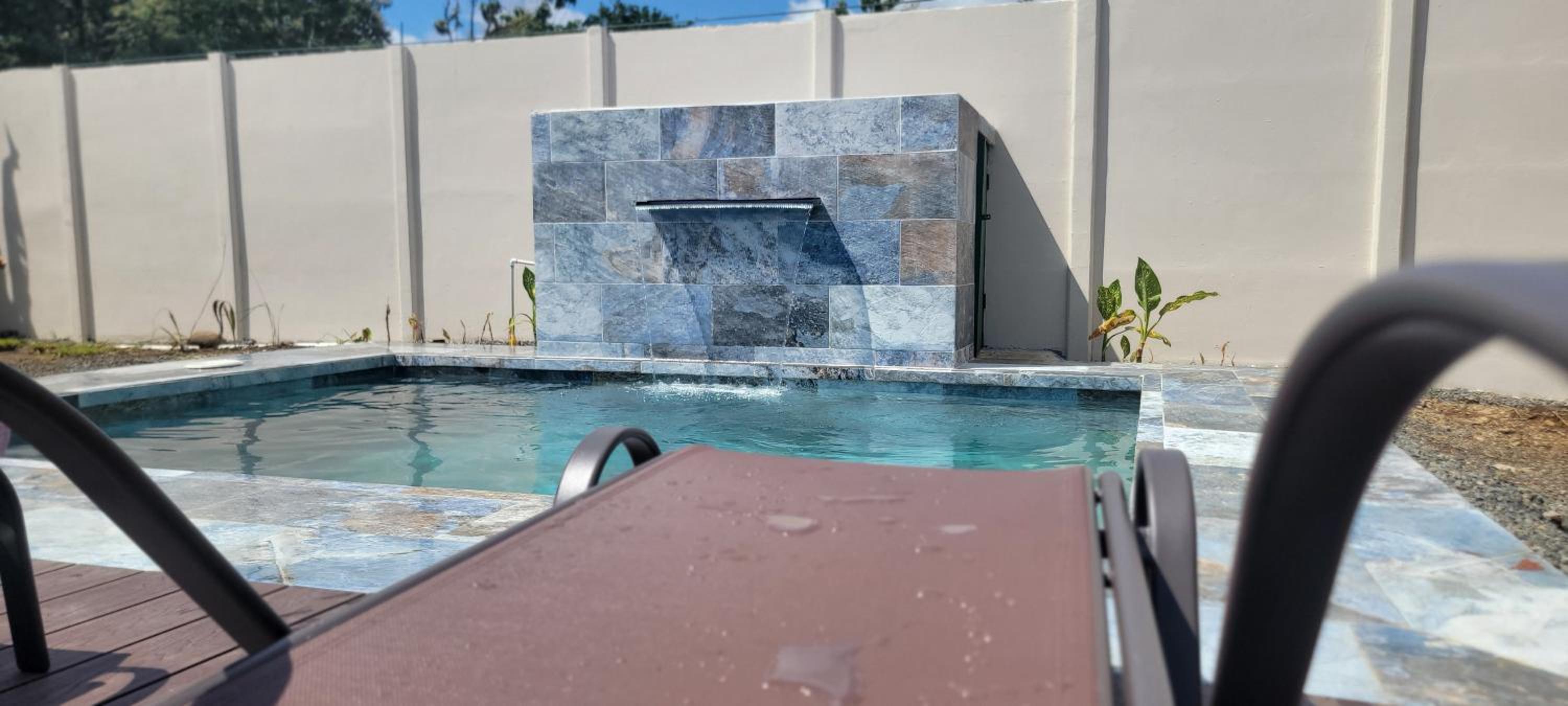 Lisas Loft with Great view and new pool