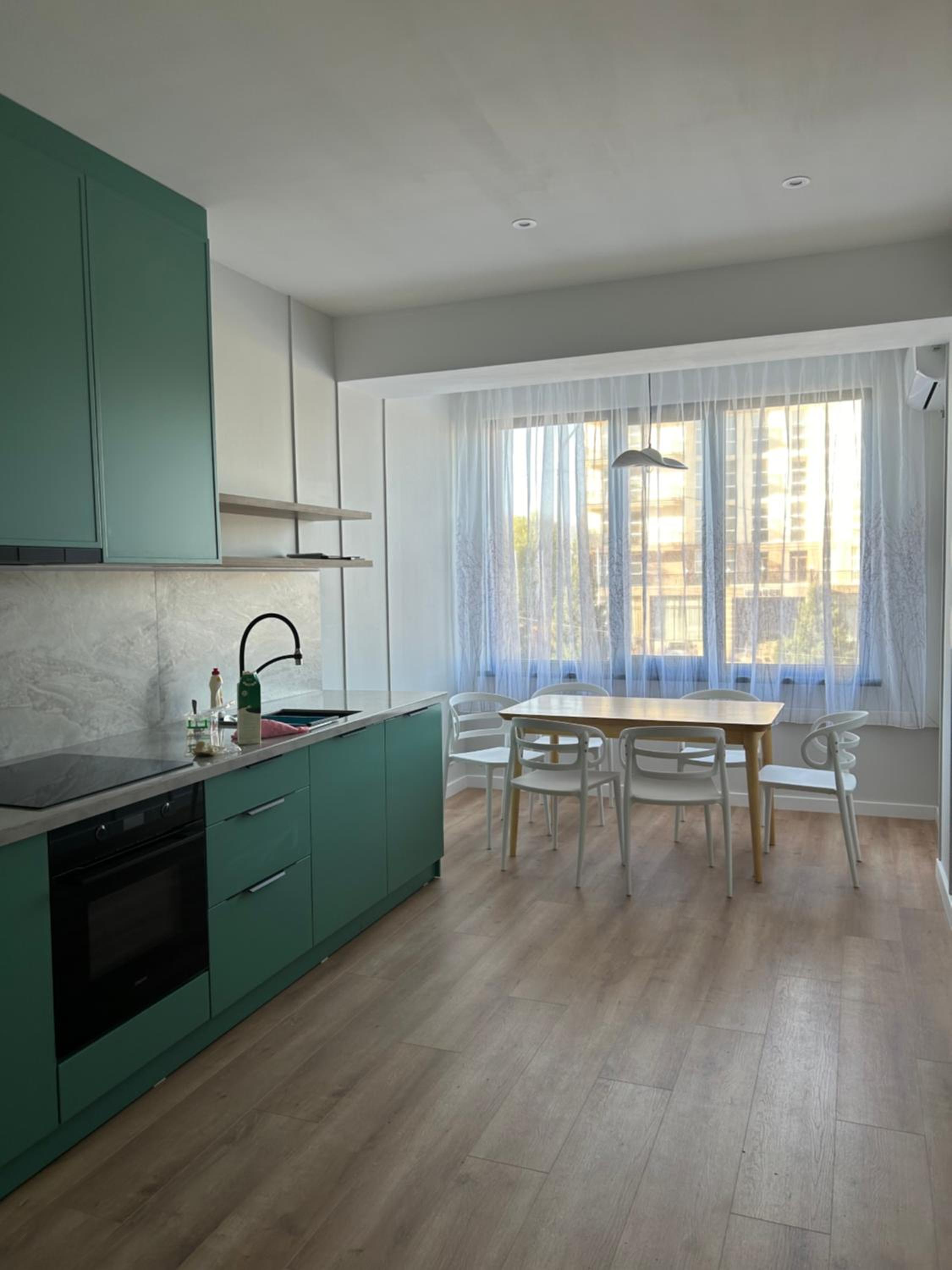 2-Bedroom Apartment Modern, Near City Center view 2