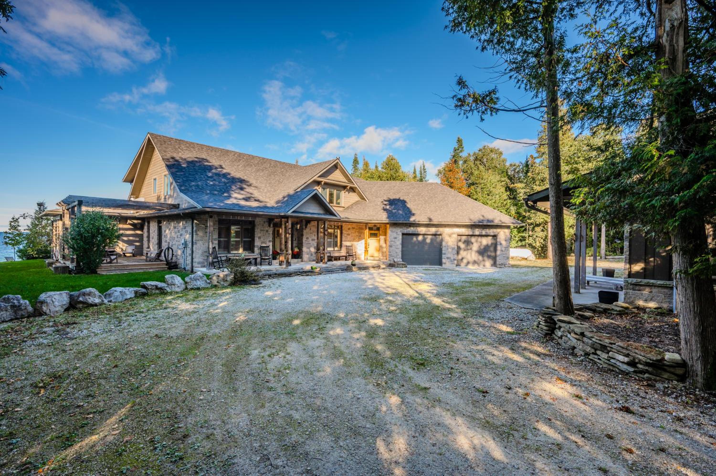 Michael's Luxury Cottage on Bruce Trail Starlink